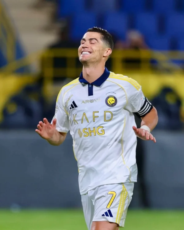 al nassr 25/25 third kit