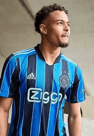 picture of man wearing jersey